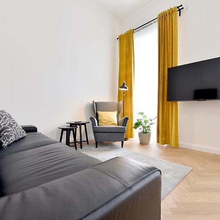 Apartman S Balkonom Trenčín エクステリア 写真