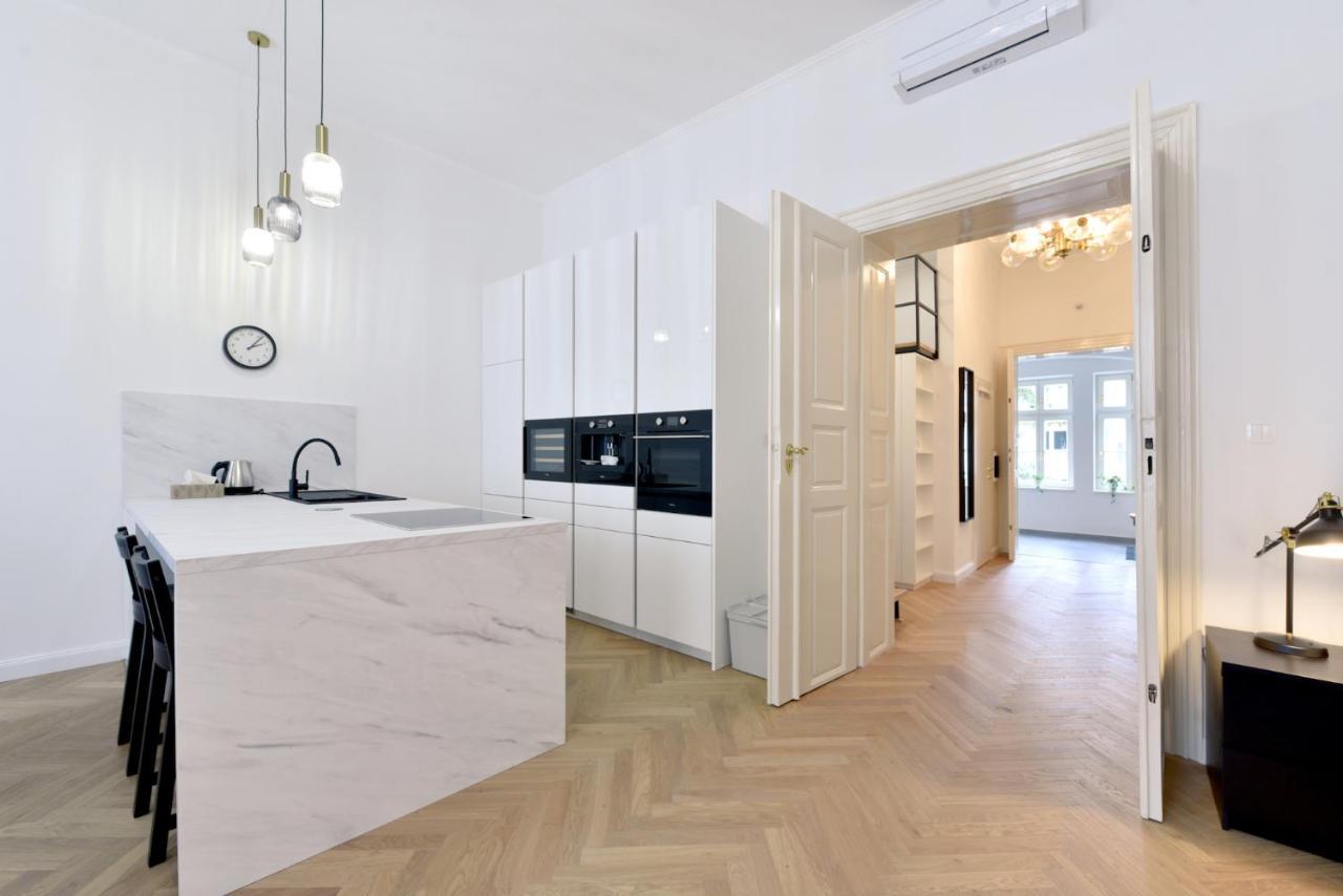 Apartman S Balkonom Trenčín エクステリア 写真
