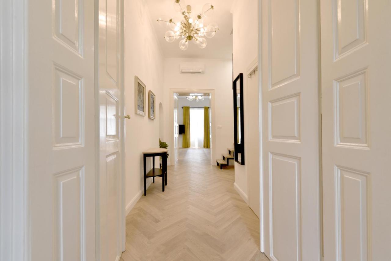 Apartman S Balkonom Trenčín エクステリア 写真