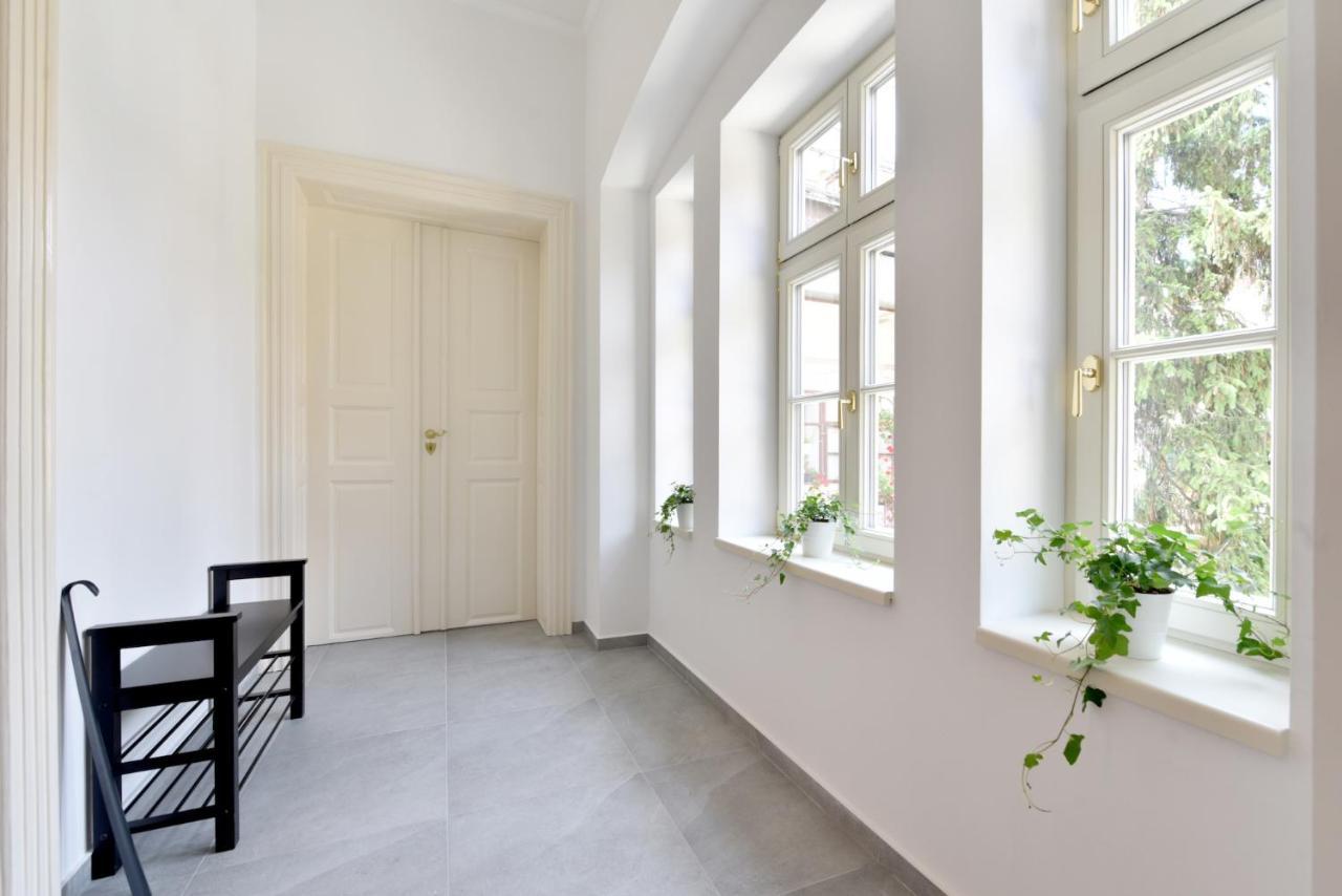 Apartman S Balkonom Trenčín エクステリア 写真