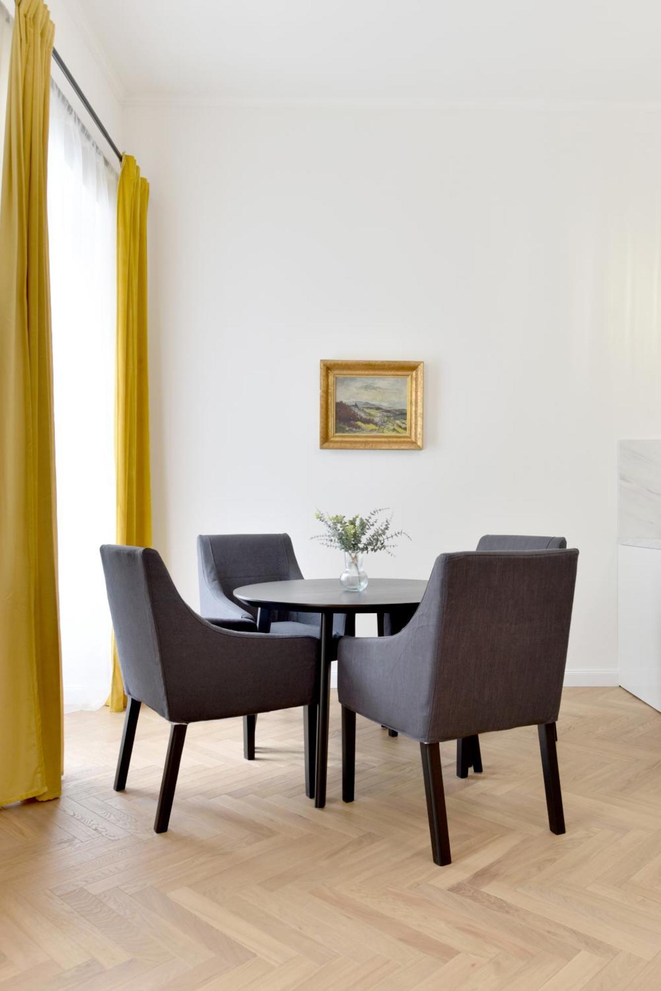 Apartman S Balkonom Trenčín エクステリア 写真
