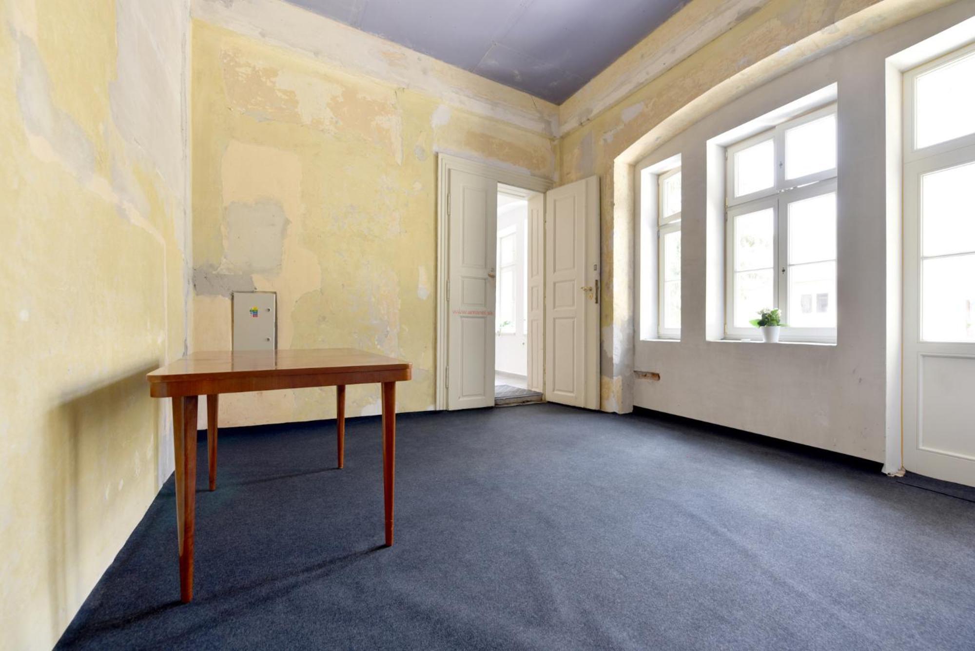 Apartman S Balkonom Trenčín エクステリア 写真